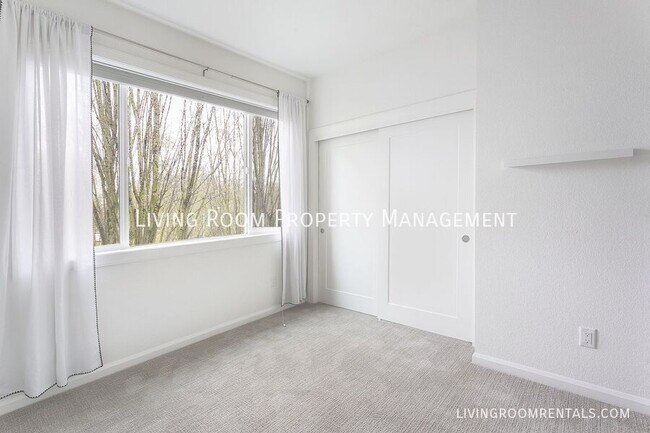 Building Photo - 314 N Ivy St