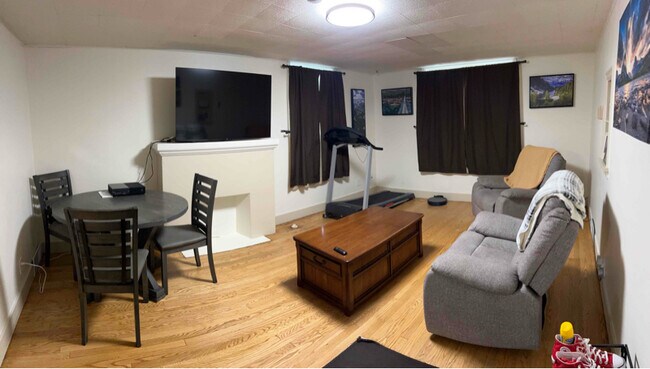 Building Photo - 1030 N 9th St