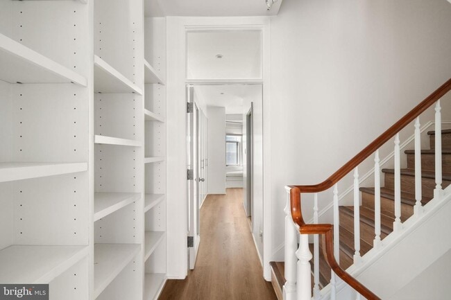 Building Photo - 317 S 18th St