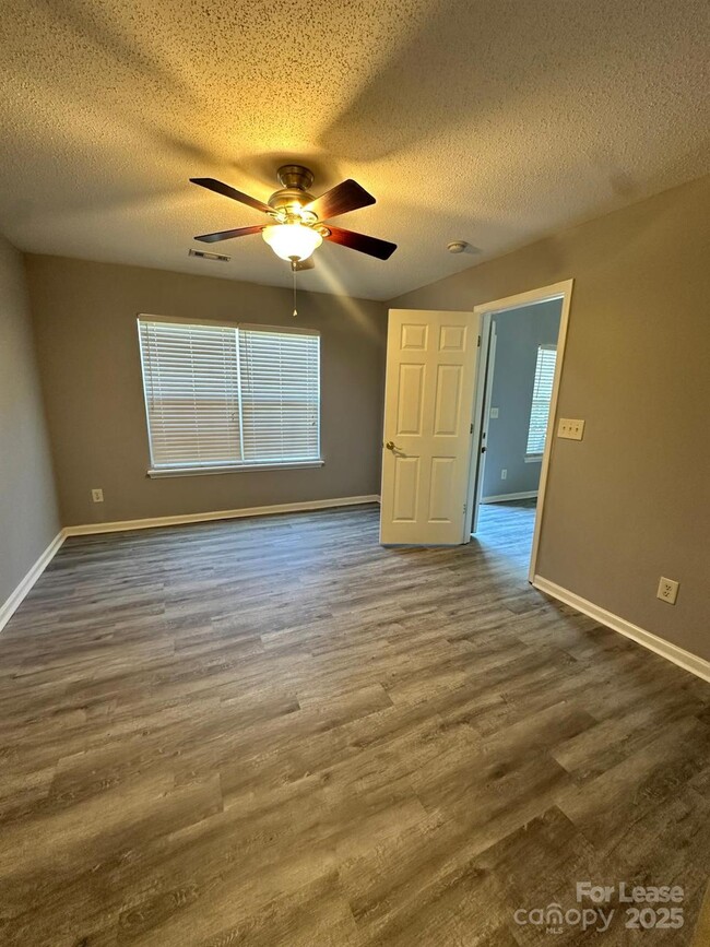 Building Photo - 14303 Tranters Creek Ln