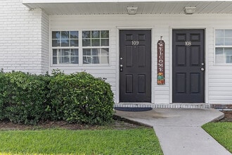 Building Photo - Amelia West Townhomes