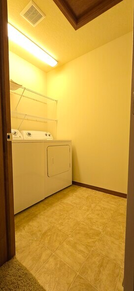 Building Photo - 821 SE Crossings Ln