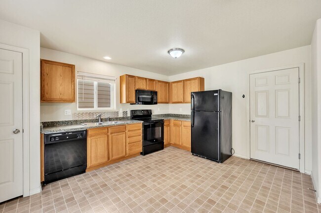 Building Photo - Academy School District 20 Home Available NOW!