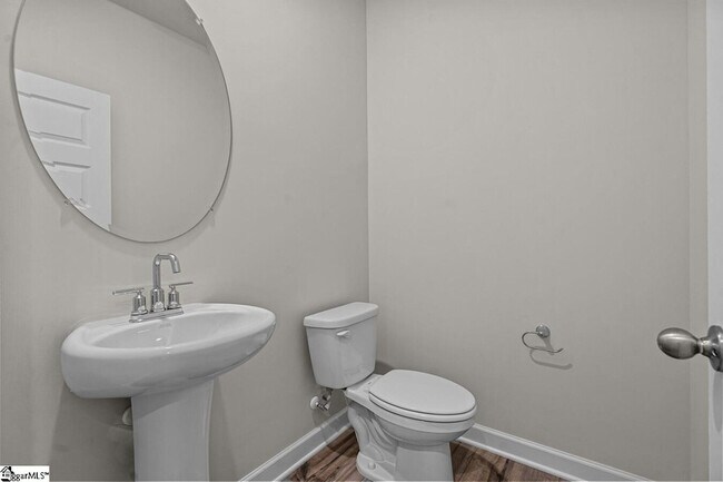 Building Photo - 403 Redear Rd