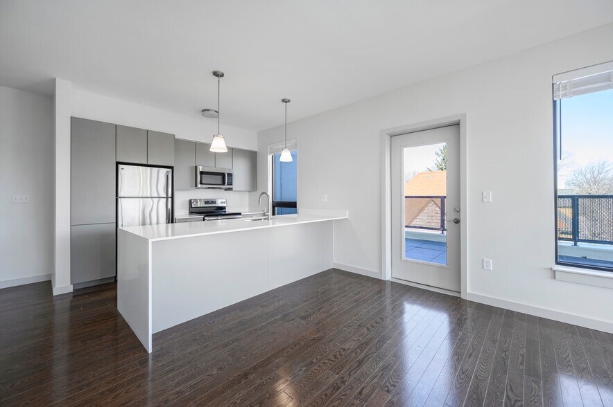 Building Photo - 455 Harvard St