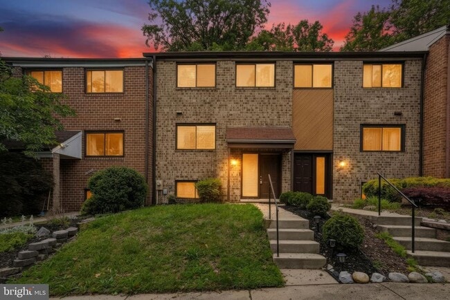 Building Photo - 8957 Skyrock Ct