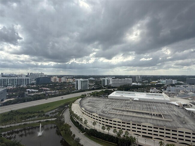 Building Photo - 19501 W Country Club Dr