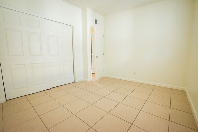 Building Photo - 3 Bedroom, 2 Bath Home, 1 Car Garage, Large Fenced Yard!