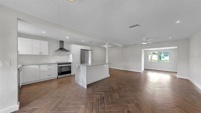 Building Photo - 5435 Drinkard Dr