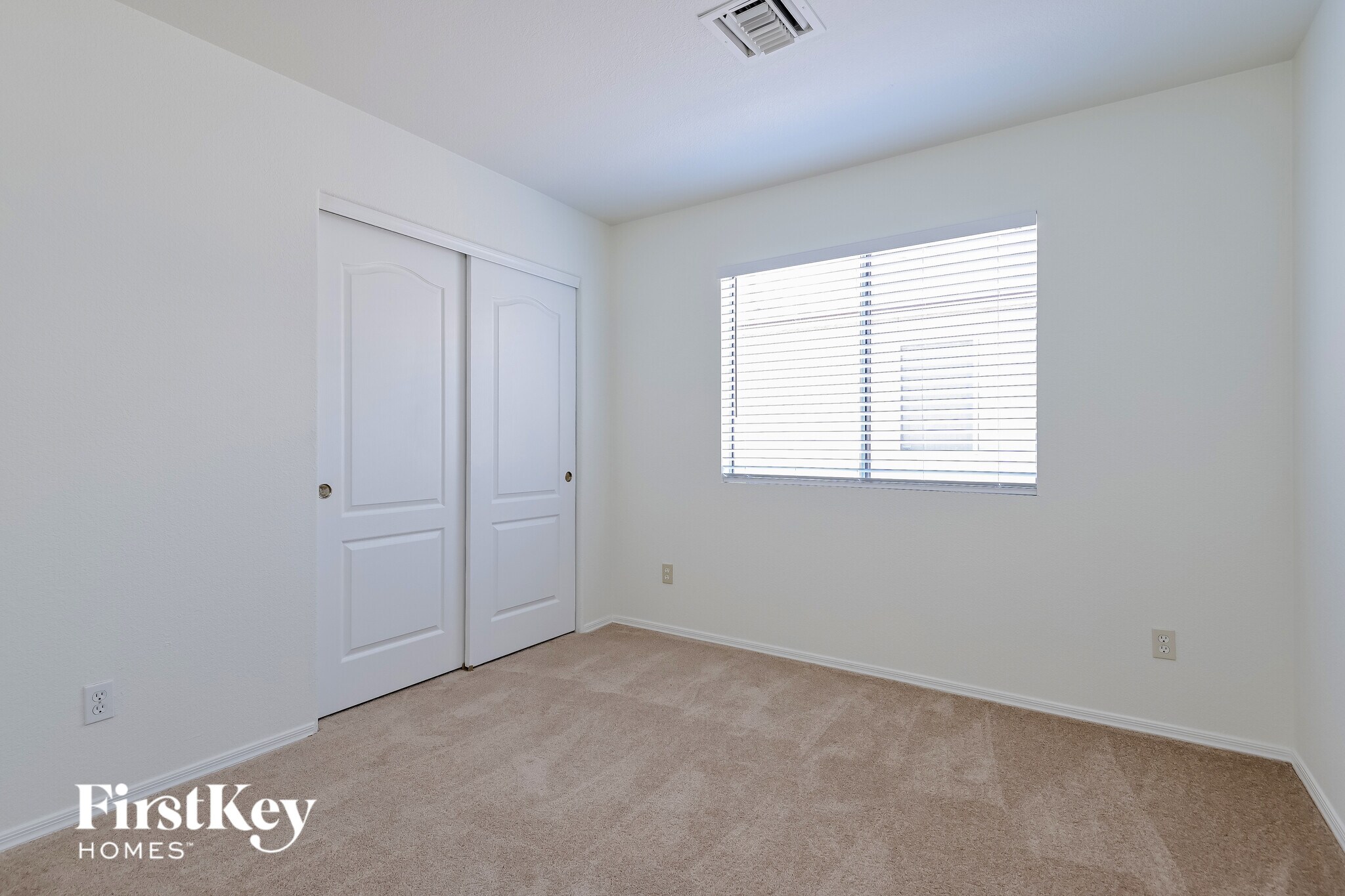 Building Photo - 3114 S Vaughn Dr