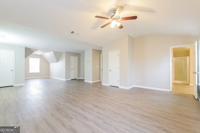 Building Photo - 675 Moonlight Way