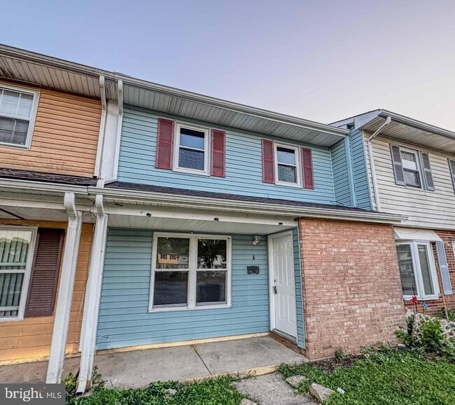 Primary Photo - 4 Milstone Ct
