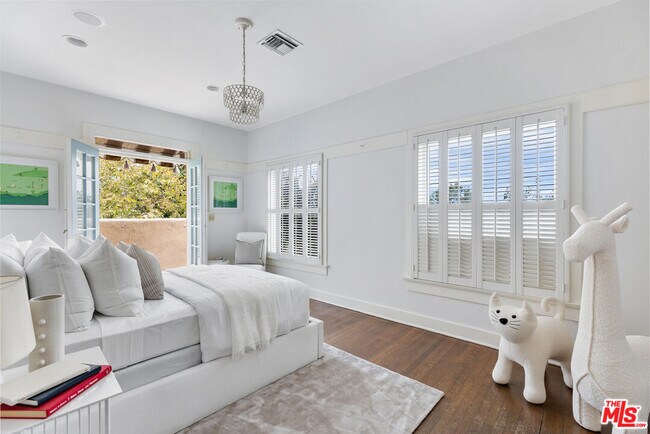 Building Photo - 175 W Channel Rd