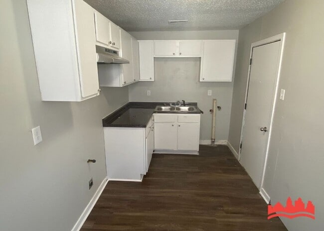 Building Photo - 220 Elder Rd