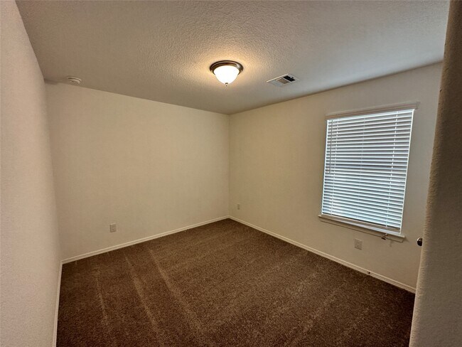 Building Photo - 16492 Moss Ln