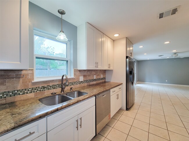 Building Photo - 5846 Ettrick Dr