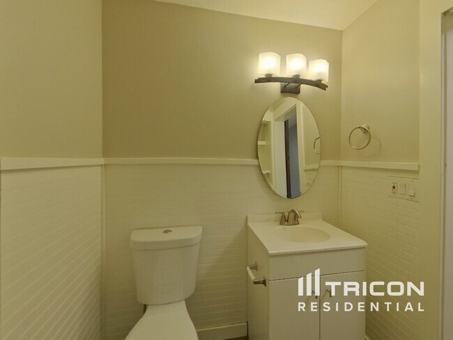 Building Photo - 1208 Atoka Dr
