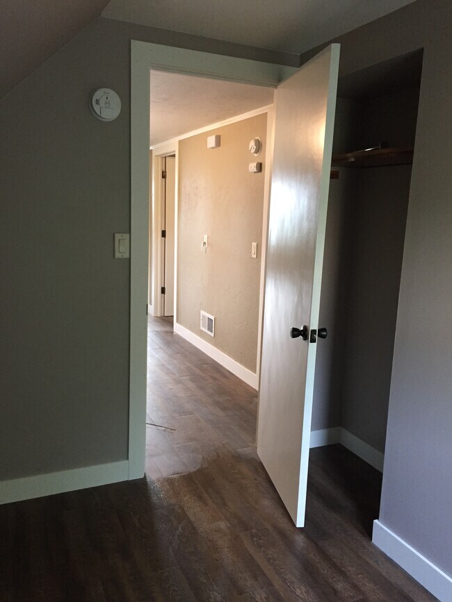 Back East Bedroom - 835 Warren St