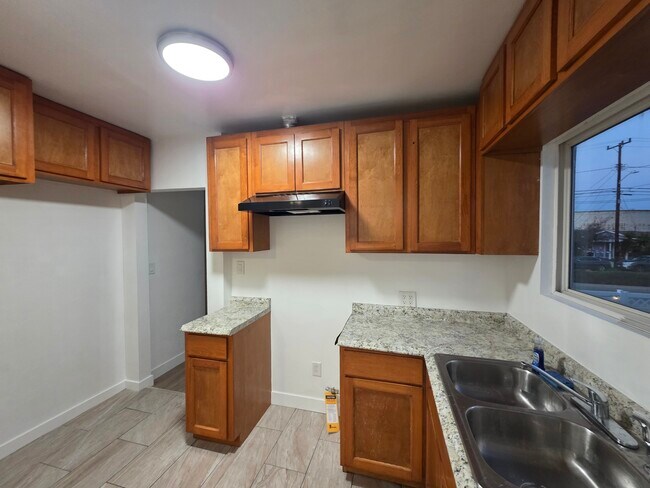 Building Photo - 2136 Del Amo Blvd