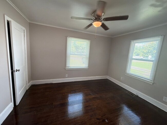 Building Photo - 410 Blacksnake Rd