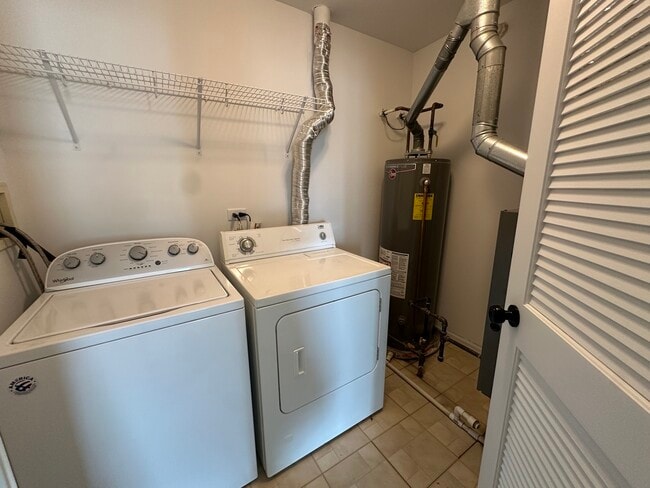 Building Photo - 2473 Dickens Dr