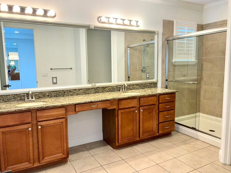 Building Photo - 2024 Foxtail View Ct