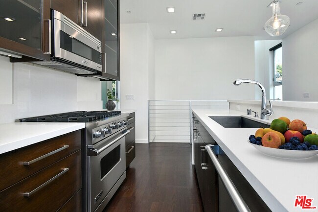 Building Photo - 11610 Ohio Ave