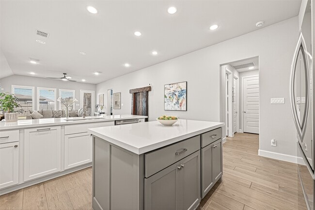 Building Photo - 8922 Flounder Rdg Dr