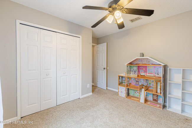 Building Photo - 12582 Hickory Lakes Dr S
