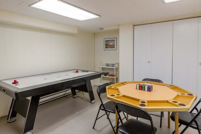 Building Photo - 640 S Columbia St