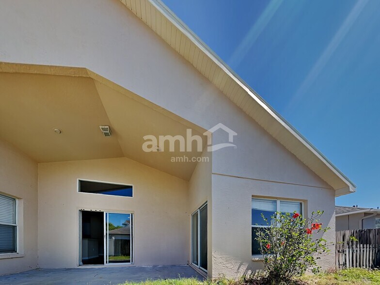 Building Photo - 10250 Peoples Loop