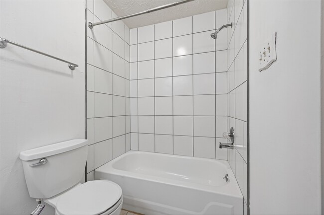 Building Photo - 11718 Inga Ln