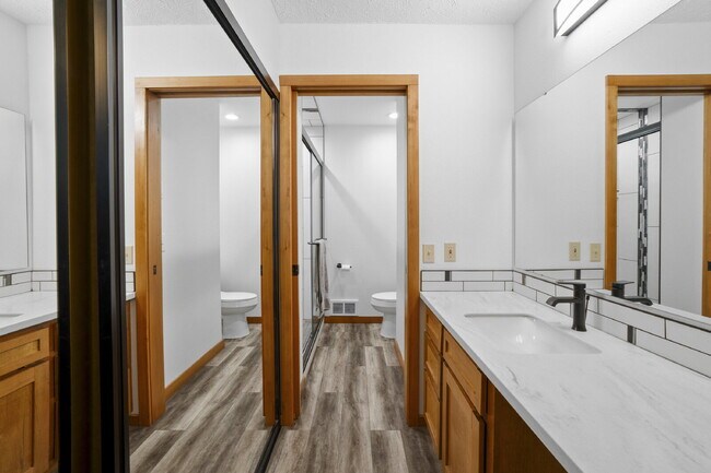 Building Photo - The epitome of carefree condo life is righ...