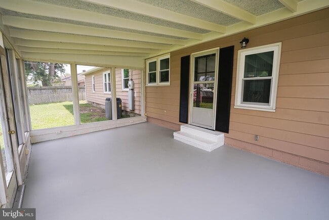 Building Photo - 737 Magnolia Dr