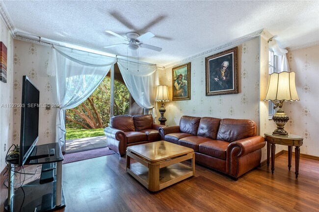 Building Photo - 19601 E Country Club Dr