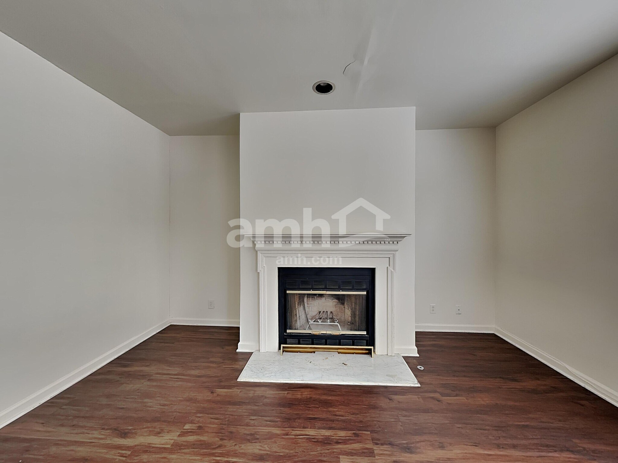 Building Photo - 120 Rose Garden Ln