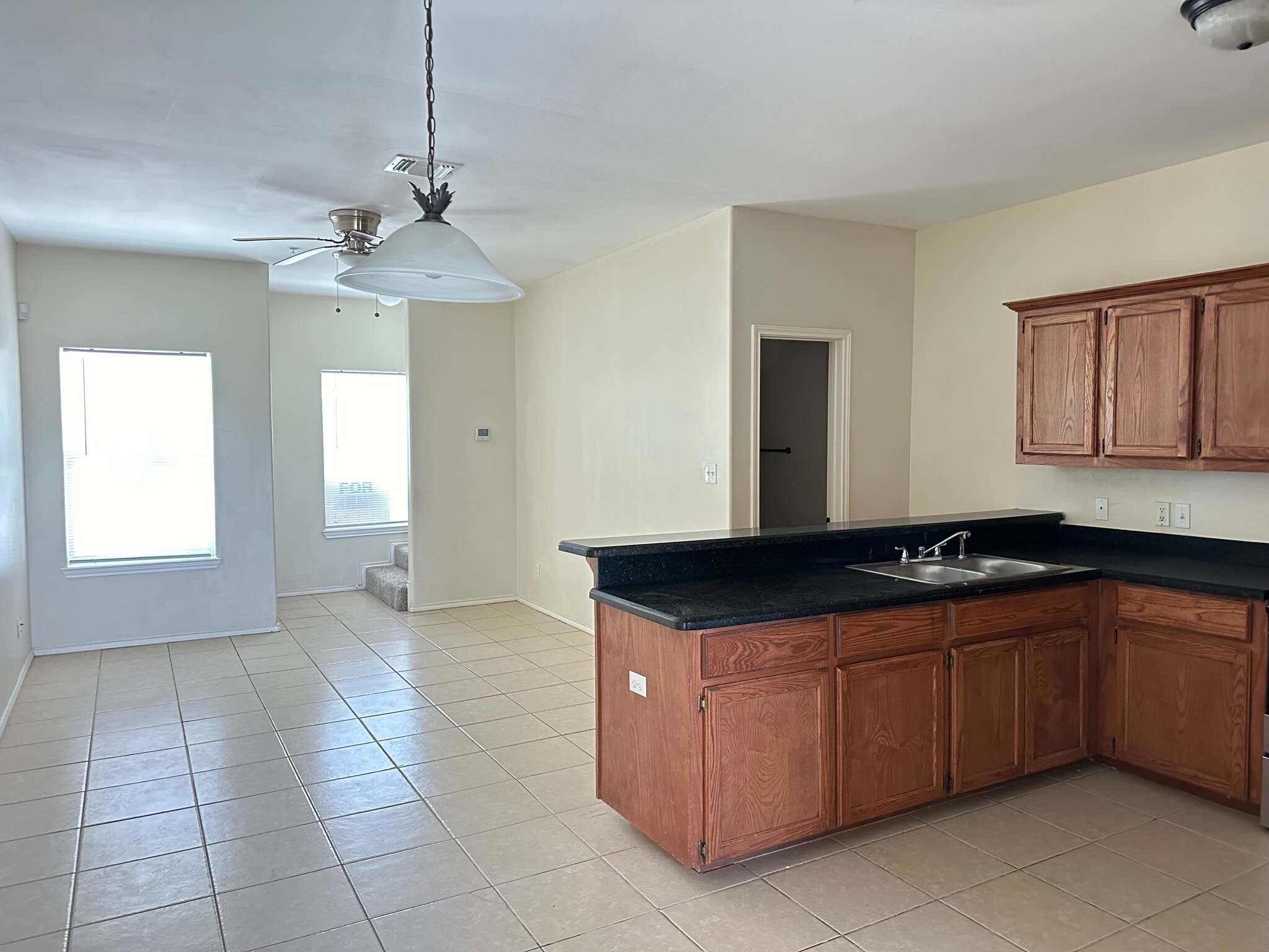 Building Photo - 1600 Omni Ave