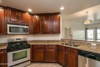 Building Photo - 5450 E Deer Valley Dr