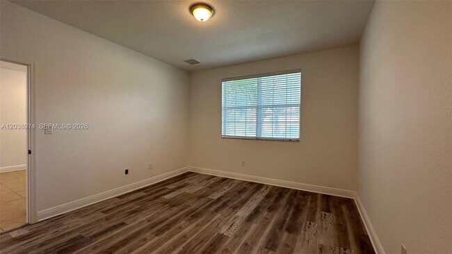 Building Photo - 966 SW 147th Ave
