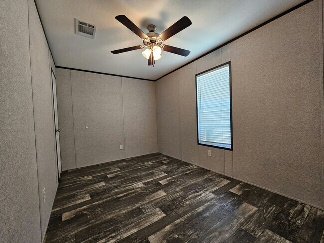 Building Photo - 1054 Myakka Dr