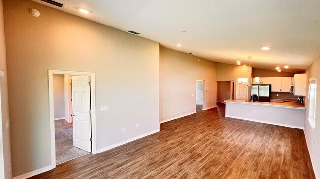 Building Photo - 1097 SILAS St