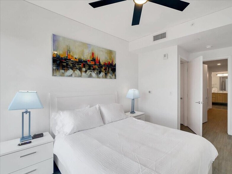 Building Photo - 817 N 6th St