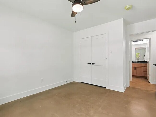 Building Photo - 1004 Branch St