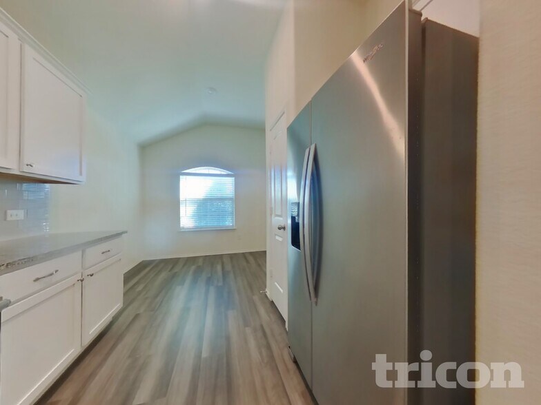 Building Photo - 14469 Cloudview Way