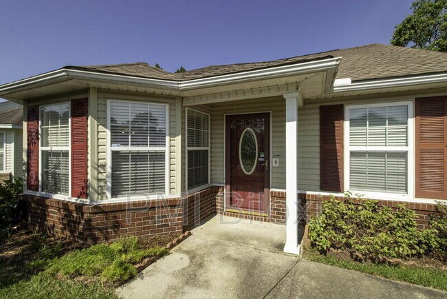 Building Photo - 11107 Dede Dr