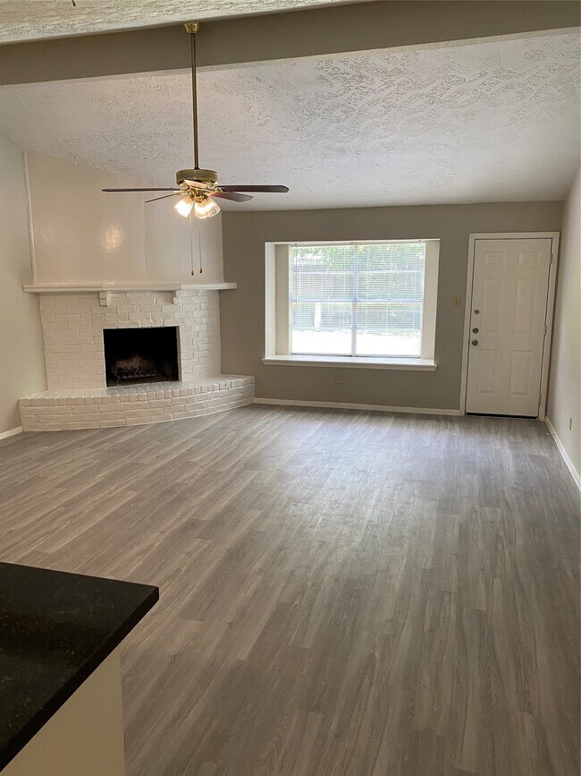 Building Photo - 7547 Winkle Wood Ln