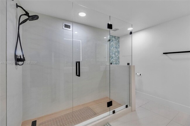 Building Photo - 2201 S Ocean Dr