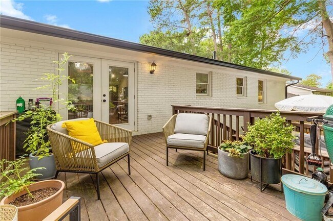 Building Photo - 2357 Cortez Way NE