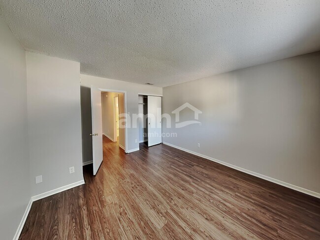 Building Photo - 1316 Clove Ct