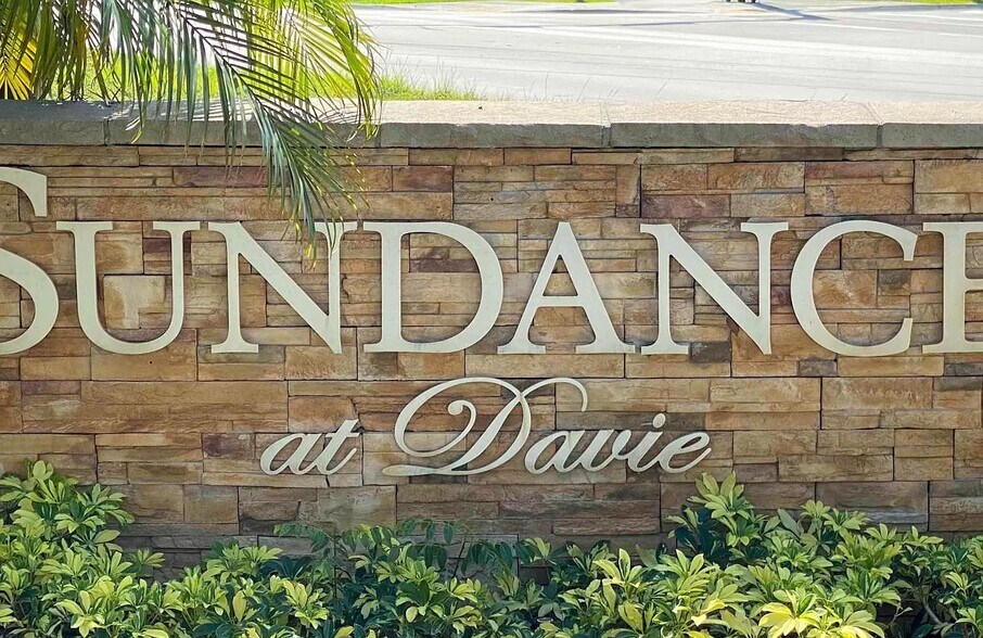 Building Photo - 2866 S University Dr